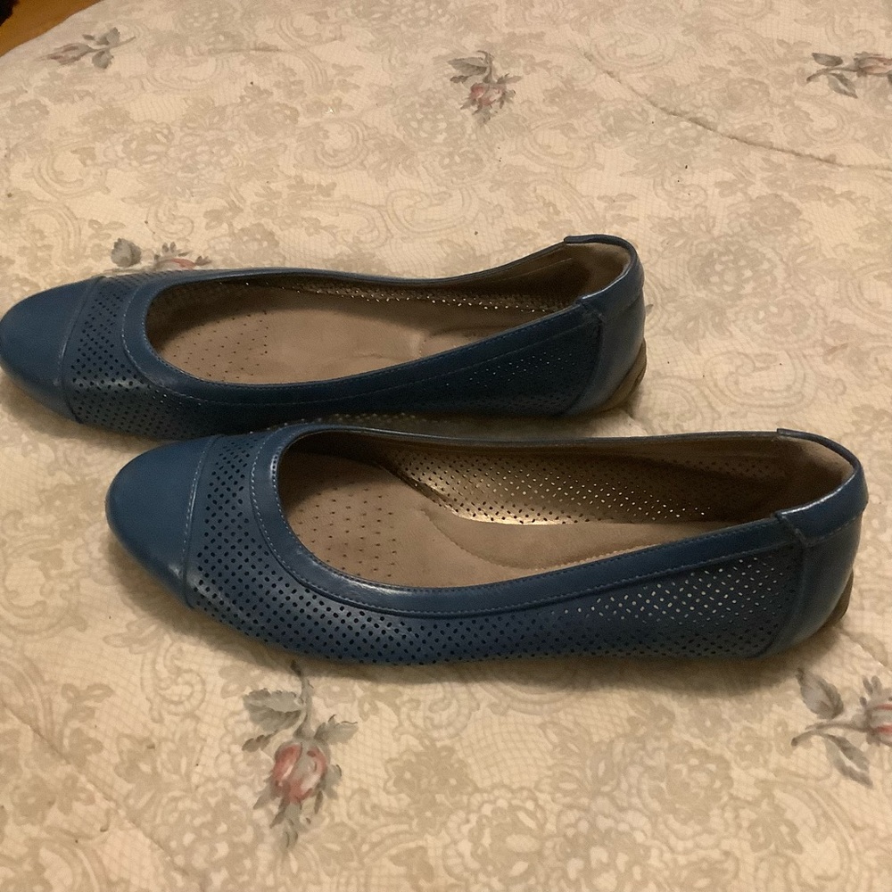 Lifestride 8.5 blue flats